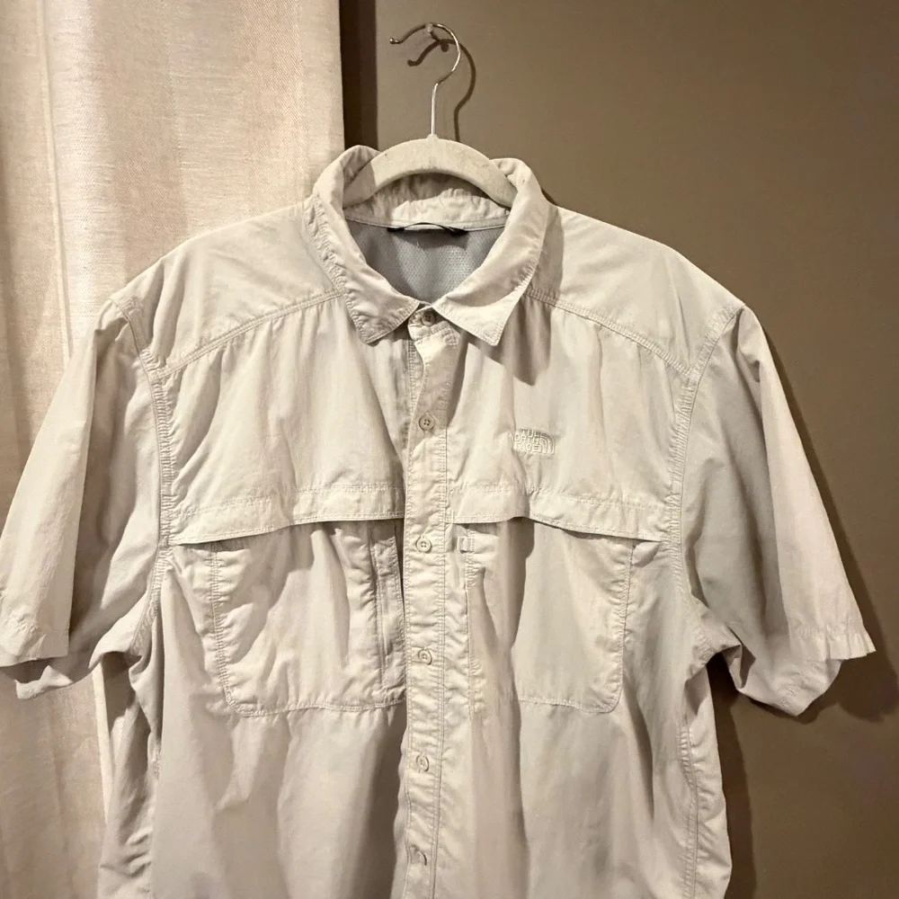 The North Face Men's Sequoia Shirt Tan Outdoors, vented, Hiking, Fishing Size XL